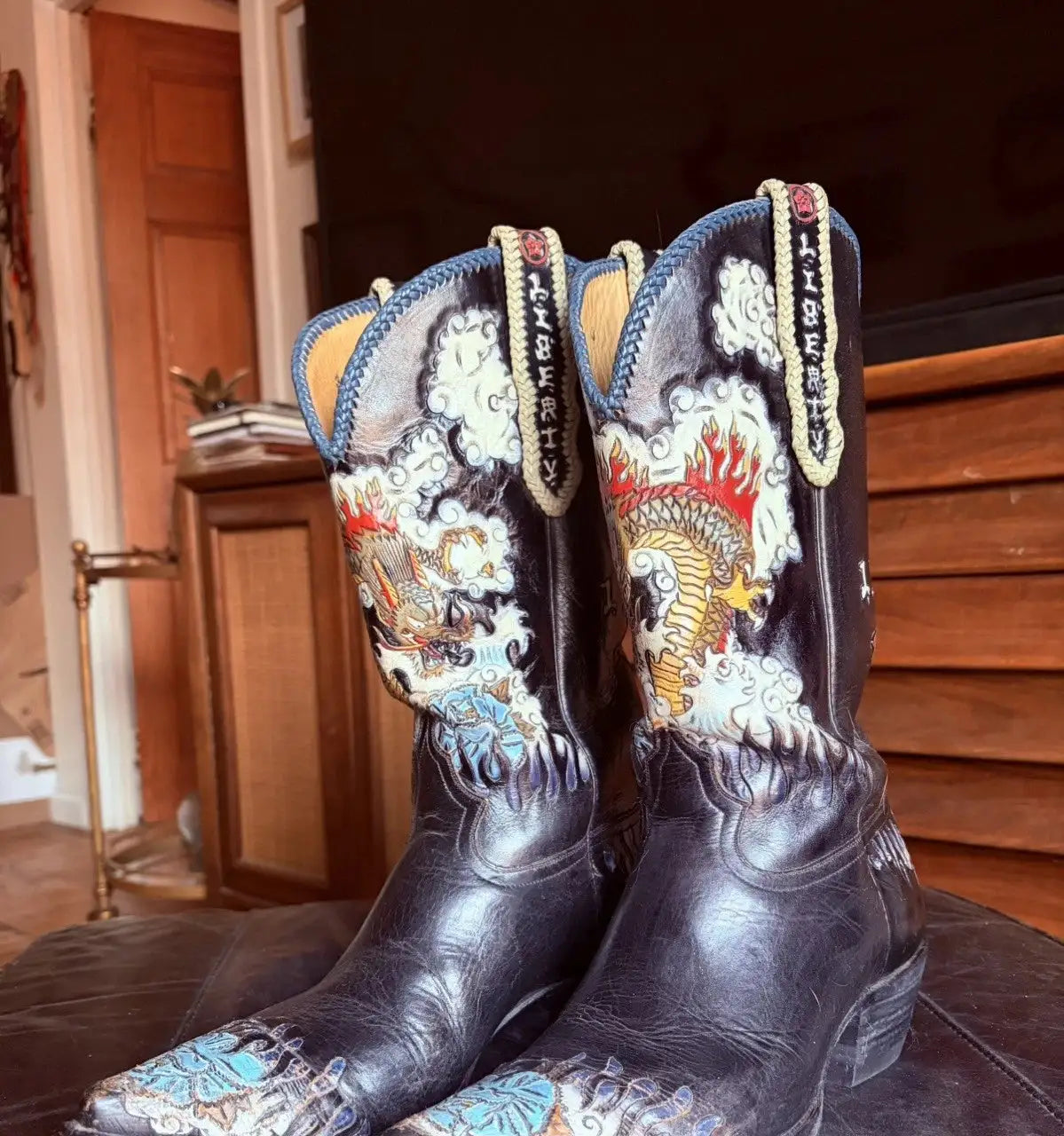 Vintage Liberty Boot Co. â€œTooled Dragonsâ€ Cowboy Boots  Menâ€™s 9.5D.